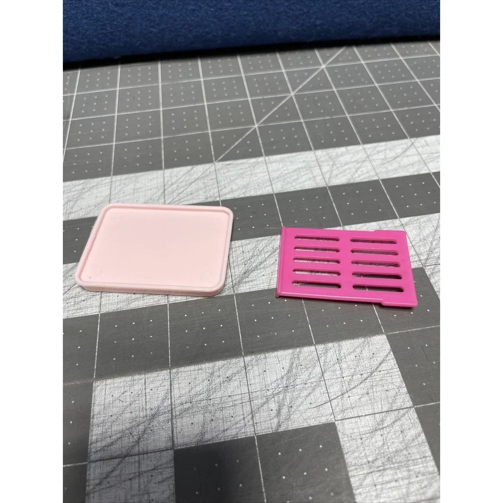 1979 Barbie Dream‎ House Lot 3 Small Pink Shelves 5 Windows Flaws